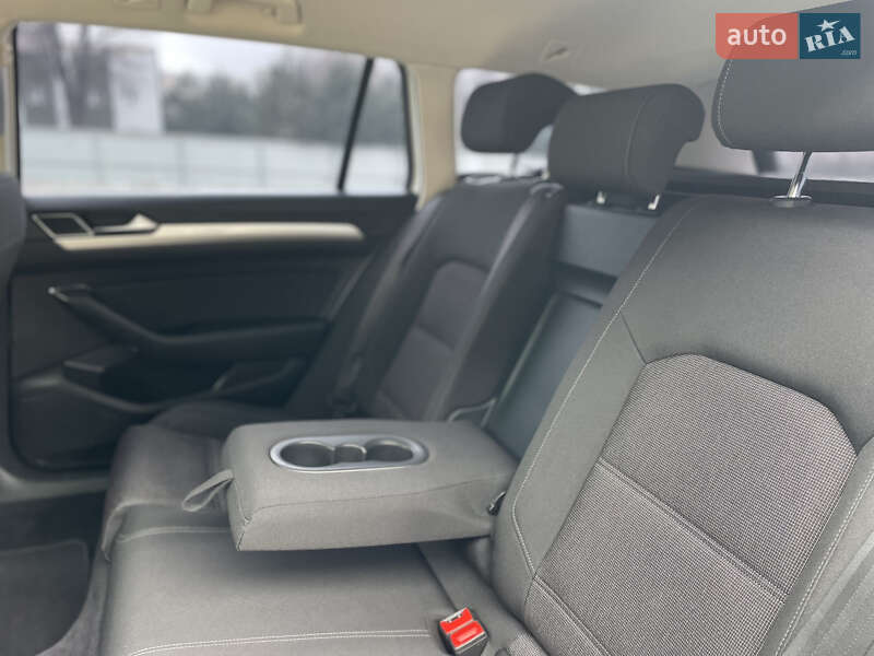 Універсал Volkswagen Passat 2015 в Луцьку фото 40 Універсал Volkswagen Passat 2015 в Луцьку