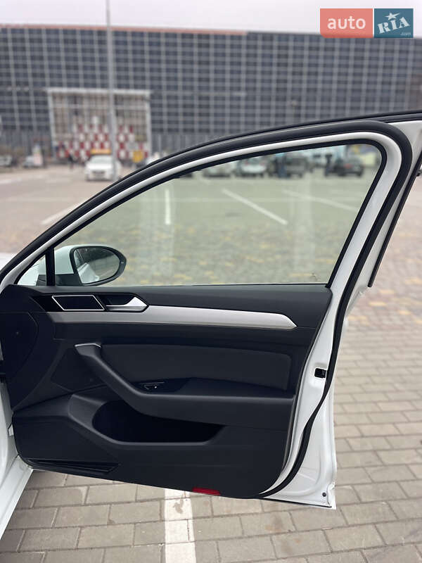 Універсал Volkswagen Passat 2015 в Луцьку фото 49 Універсал Volkswagen Passat 2015 в Луцьку