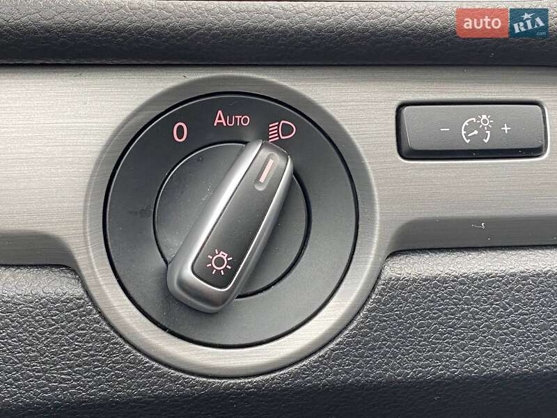 Седан Volkswagen Passat 2014 в Киеве