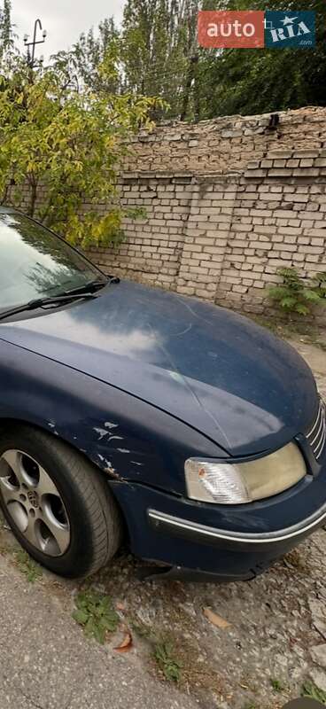 Седан Volkswagen Passat 2000 в Запорожье