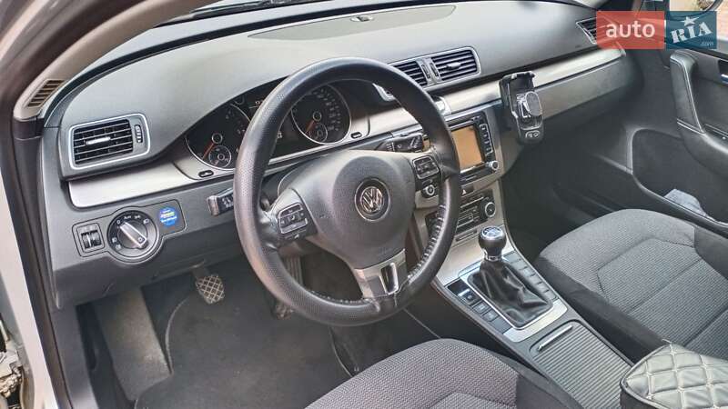 Универсал Volkswagen Passat 2011 в Шептицькому фото 17 Универсал Volkswagen Passat 2011 в Шептицькому