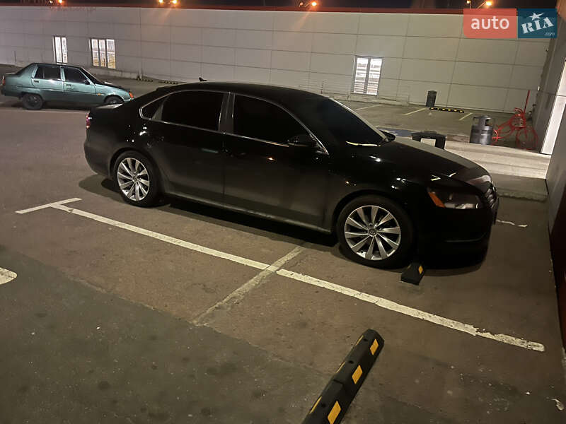 Седан Volkswagen Passat 2012 в Киеве фото 8 Седан Volkswagen Passat 2012 в Киеве