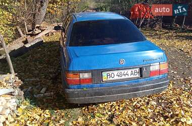 Седан Volkswagen Passat 1989 в  фото 7 Седан Volkswagen Passat 1989 в