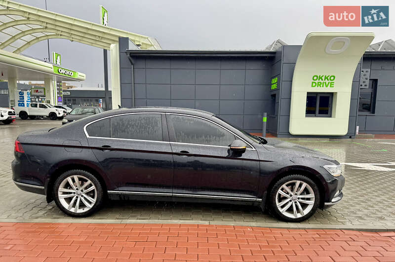 Седан Volkswagen Passat 2015 в Киеве