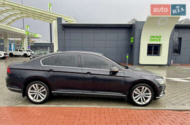 Седан Volkswagen Passat 2015 в 