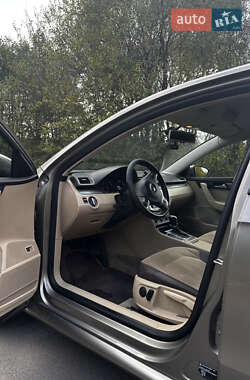 Седан Volkswagen Passat 2012 в 