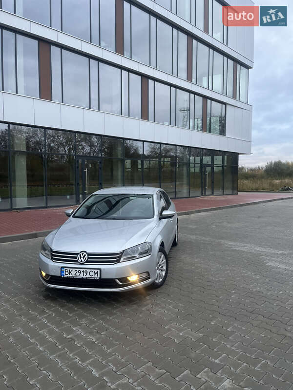 Volkswagen Passat 2011 Volkswagen Passat 2011
