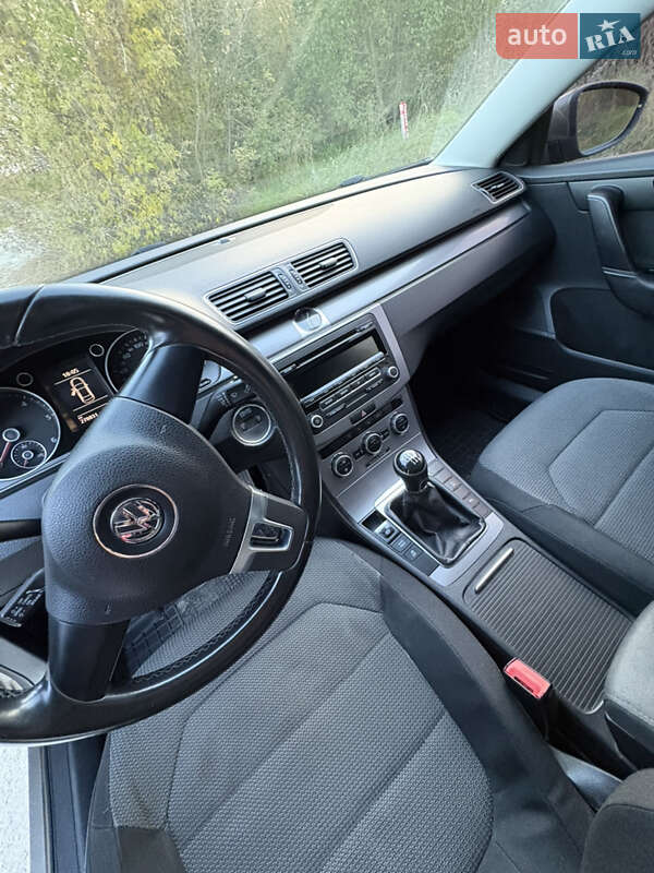Седан Volkswagen Passat 2013 в Каменец-Подольском
