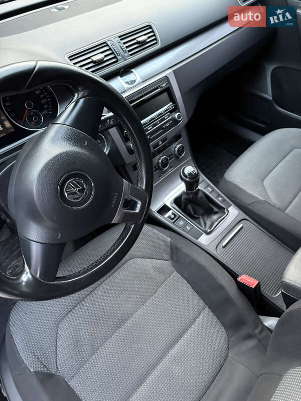 Седан Volkswagen Passat 2013 в Каменец-Подольском
