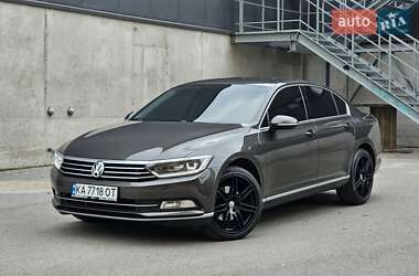 Седан Volkswagen Passat 2017 в Киеве