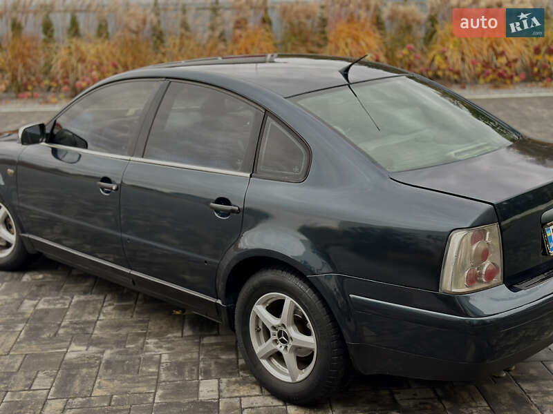Седан Volkswagen Passat 1997 в Луцке