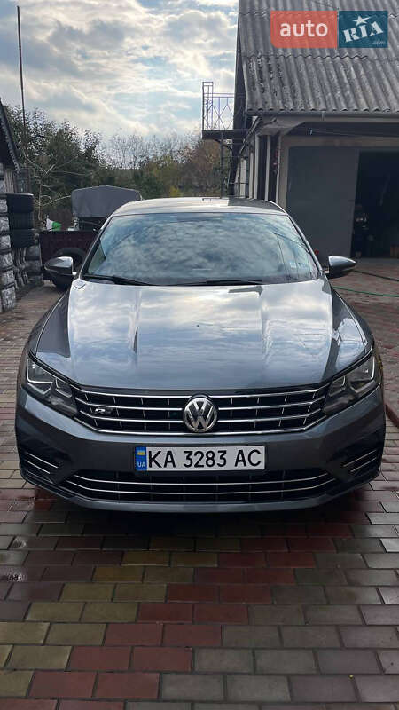 Седан Volkswagen Passat 2017 в Киеве