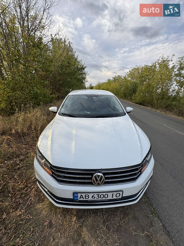 Седан Volkswagen Passat 2017 в Одессе