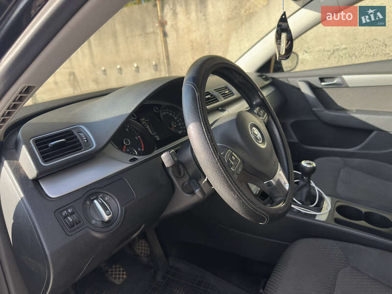 Универсал Volkswagen Passat 2011 в Первомайске