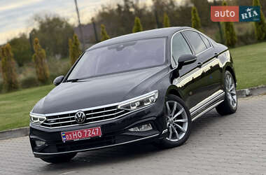 Седан Volkswagen Passat 2022 в Луцке