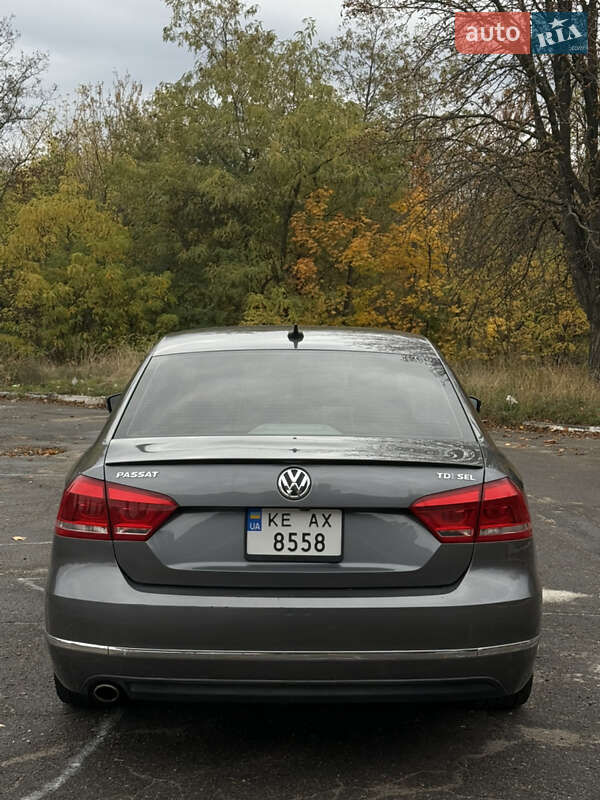 Седан Volkswagen Passat 2013 в Днепре