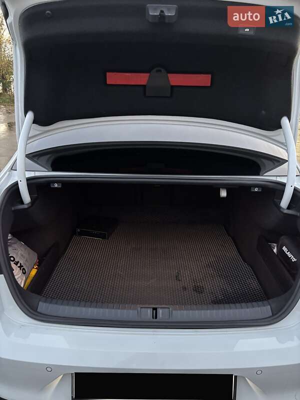 Седан Volkswagen Passat 2021 в Киеве фото 9 Седан Volkswagen Passat 2021 в Киеве
