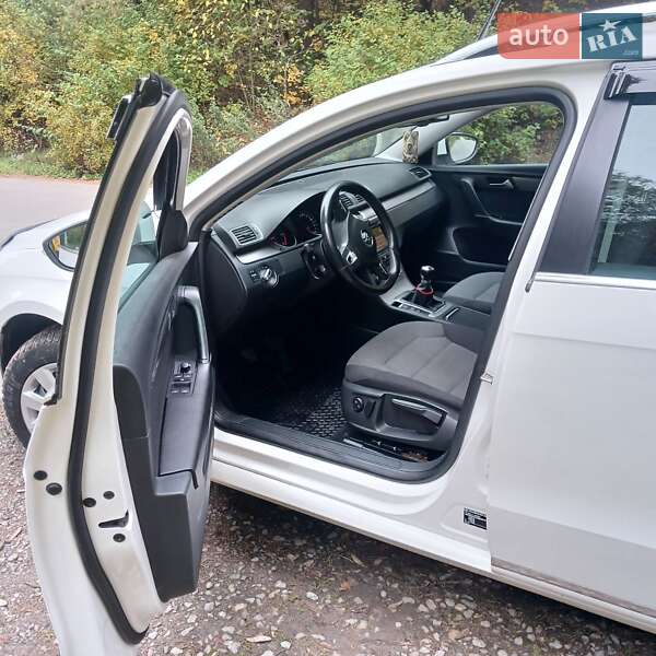 Универсал Volkswagen Passat 2011 в Теребовле