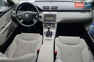Седан Volkswagen Passat 2005 в 