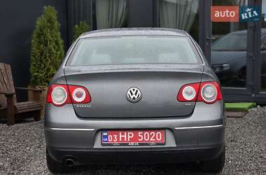 Седан Volkswagen Passat 2005 в 