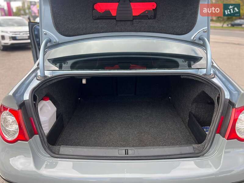 Седан Volkswagen Passat 2009 в Одессе