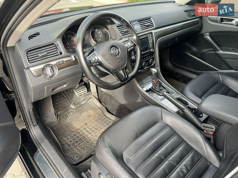 Седан Volkswagen Passat 2016 в Києві