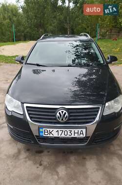Универсал Volkswagen Passat 2009 в Ровно