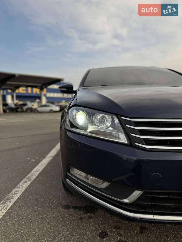 Универсал Volkswagen Passat 2011 в Киеве
