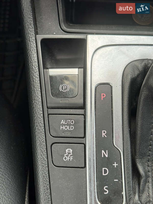 Универсал Volkswagen Passat 2011 в Киеве