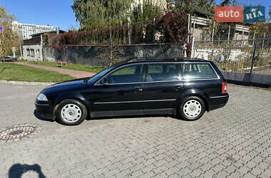 Універсал Volkswagen Passat 2004 в Львові