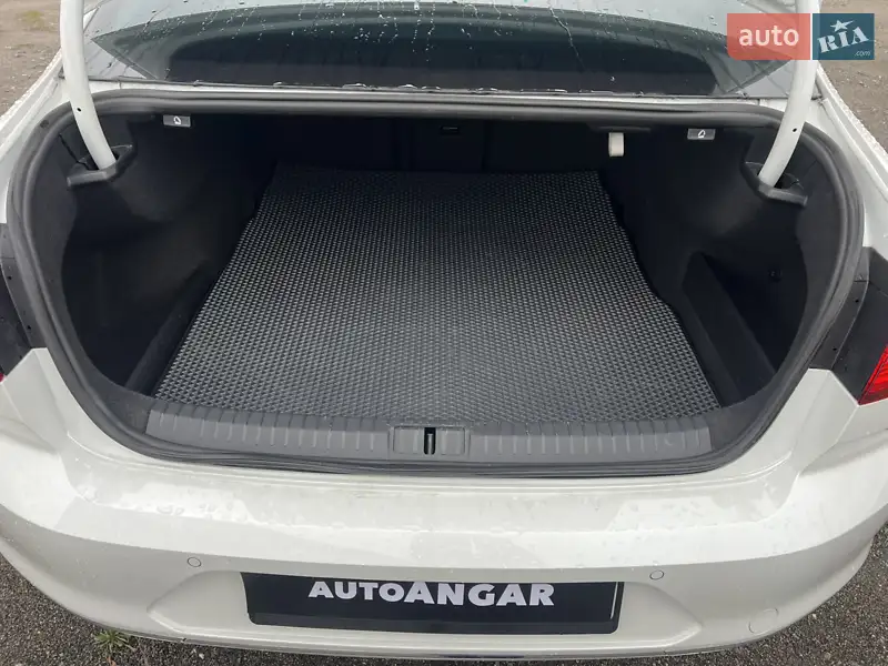 Volkswagen Passat 2018 VIN WVWZZZ3CZJE125604 фото оголошення 23 з 75