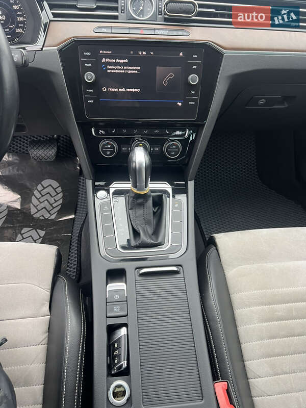Седан Volkswagen Passat 2018 в Киеве