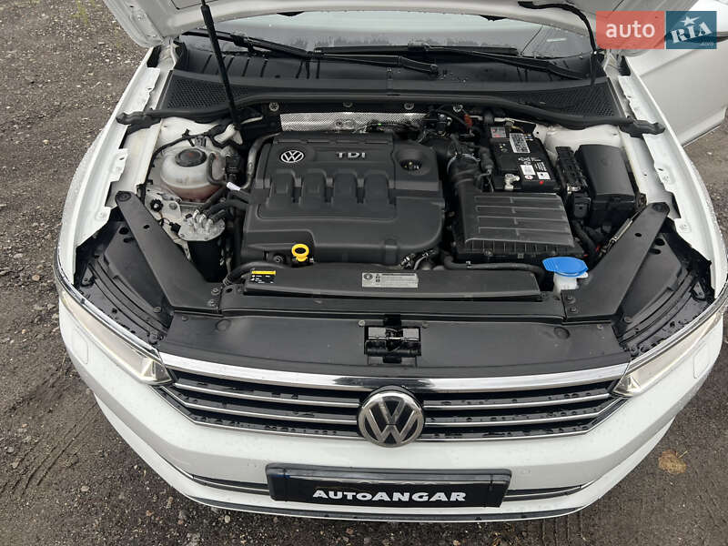 Седан Volkswagen Passat 2018 в Киеве