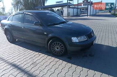 Седан Volkswagen Passat 2000 в 