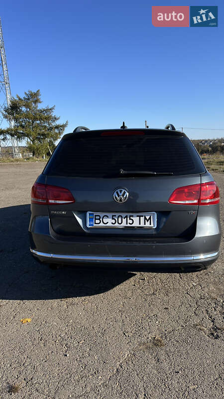 Універсал Volkswagen Passat 2013 в Львові