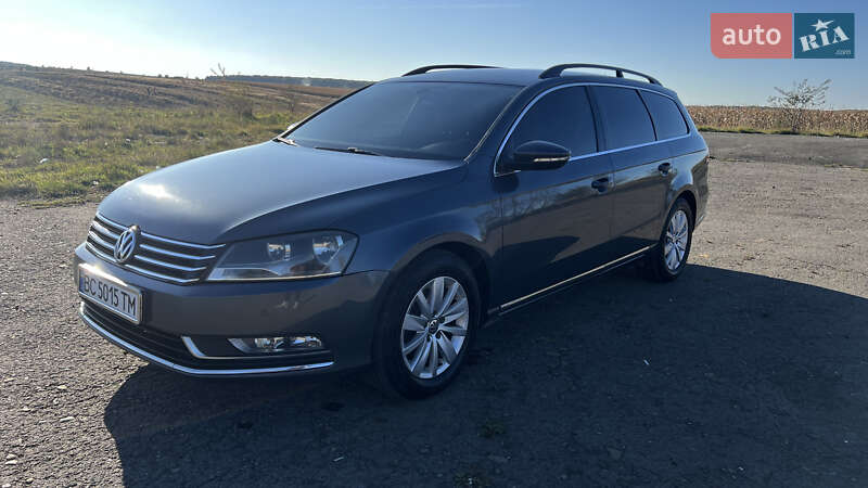 Універсал Volkswagen Passat 2013 в Львові