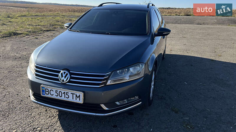 Універсал Volkswagen Passat 2013 в Львові
