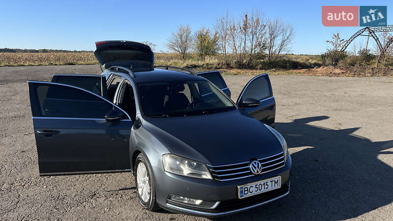 Універсал Volkswagen Passat 2013 в Львові