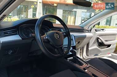 Седан Volkswagen Passat 2016 в 