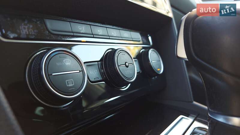 Седан Volkswagen Passat 2016 в Києві