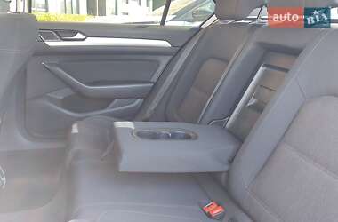 Седан Volkswagen Passat 2016 в 