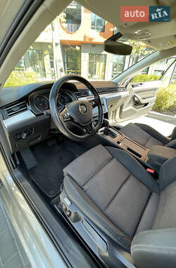 Седан Volkswagen Passat 2016 в 