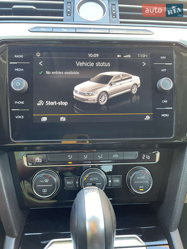 Седан Volkswagen Passat 2016 в Києві
