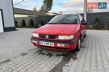 Седан Volkswagen Passat 1993 в  фото 2 Седан Volkswagen Passat 1993 в