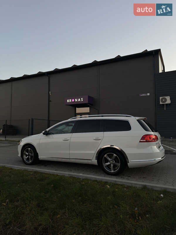 Універсал Volkswagen Passat 2012 в Івано-Франківську