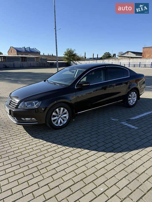 Седан Volkswagen Passat 2012 в Тернополе