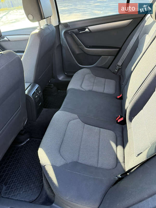 Седан Volkswagen Passat 2012 в Тернополе