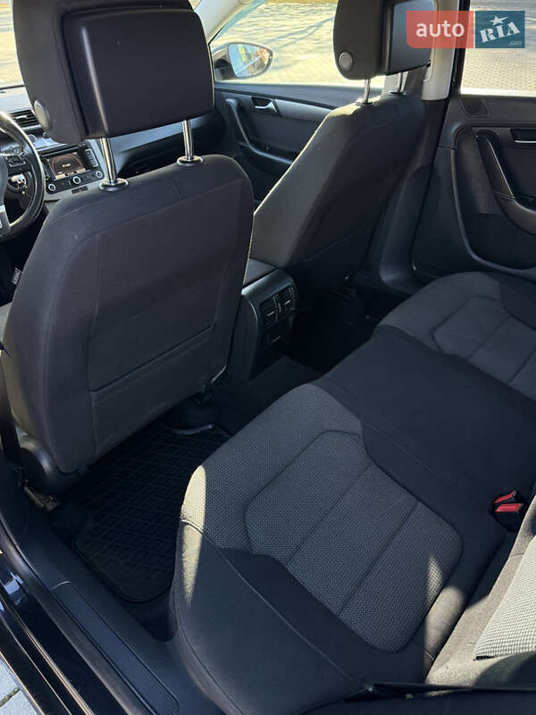 Седан Volkswagen Passat 2012 в Тернополе