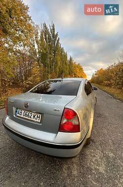 Седан Volkswagen Passat 2004 в  фото 14 Седан Volkswagen Passat 2004 в