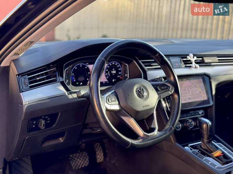 Универсал Volkswagen Passat 2019 в Ужгороде фото 23 Универсал Volkswagen Passat 2019 в Ужгороде